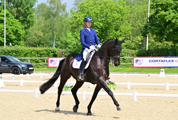 HD6 0194 288 Carl Hester En Vogue